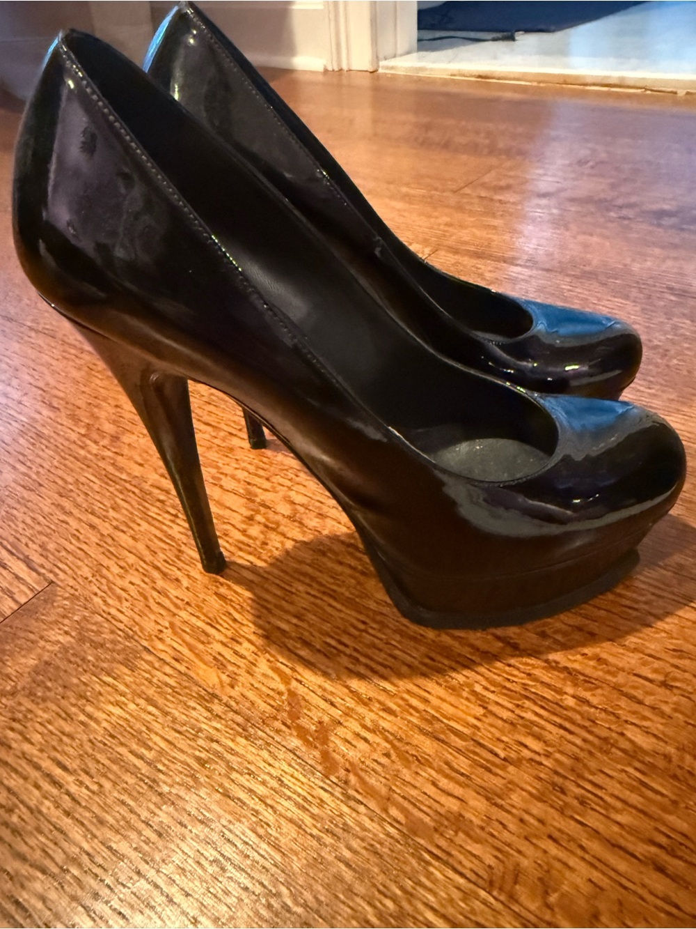 Yves Saint Laurent platform patent pumps